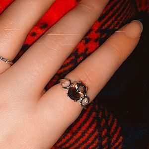 Oval ring